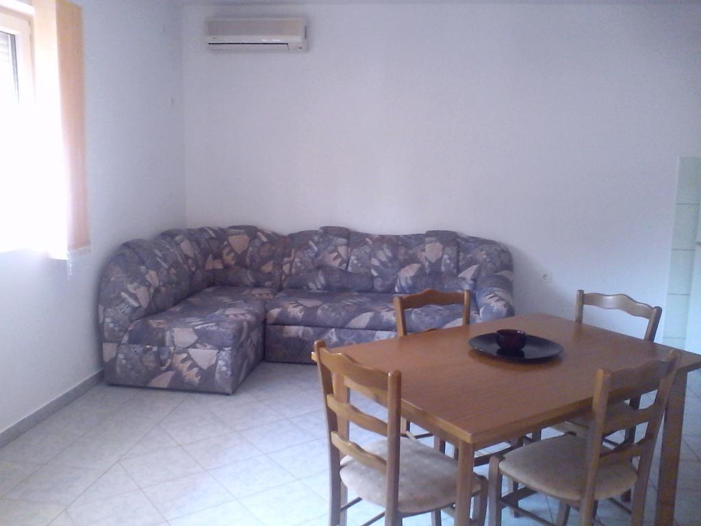 Apartments Malinska-Kajkic Quarto foto